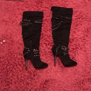 Bakers high heels boot with chains